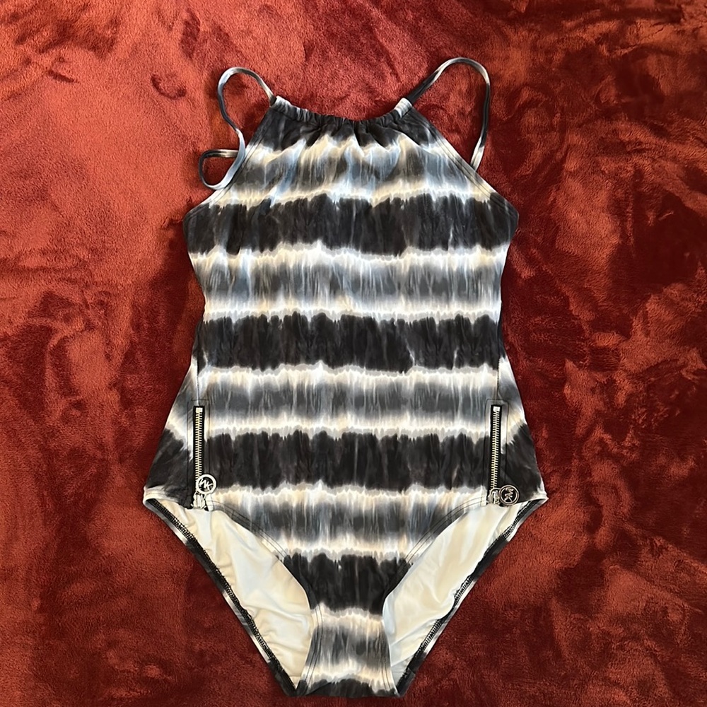 One piece bikini
